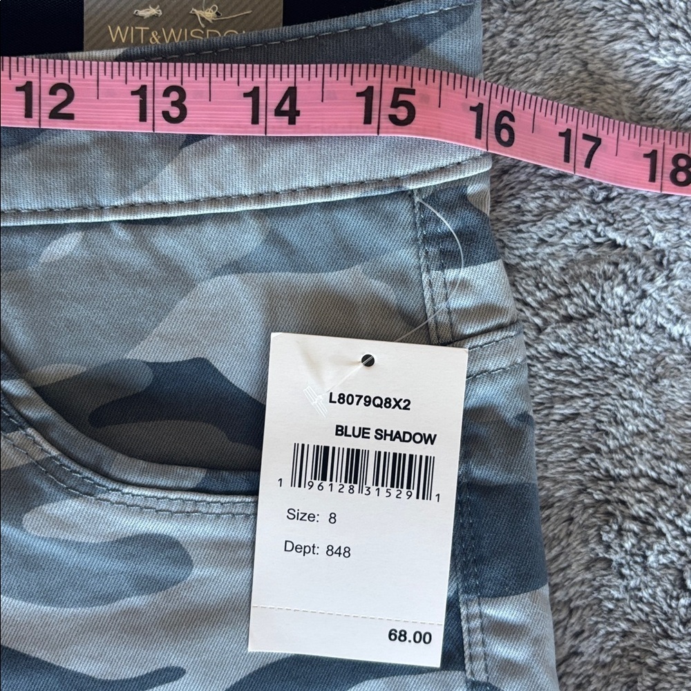 Wit & Wisdom 'Ab' Solution Camo High Waist Raw Hem
Shorts in Blue Shadow Sz8 NWT - Picture 4 of 7